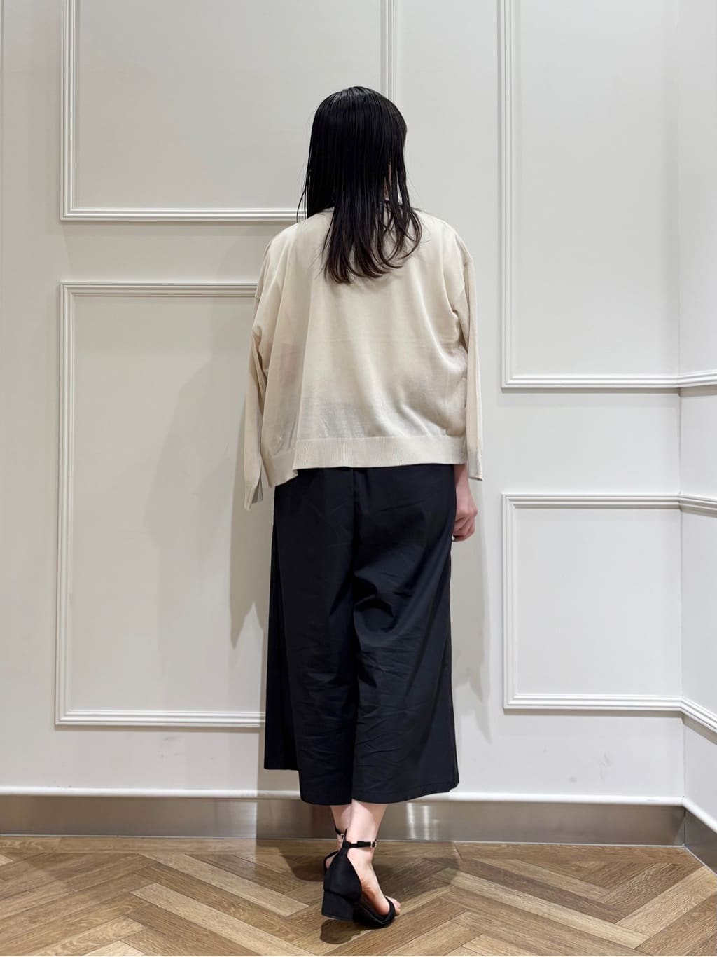 muuさんの「SHOO･LA･RUE｜◆【洗える/S-LL】ナチュラル感が上品 サッと羽織れるカーディガン」を使ったコーディネート