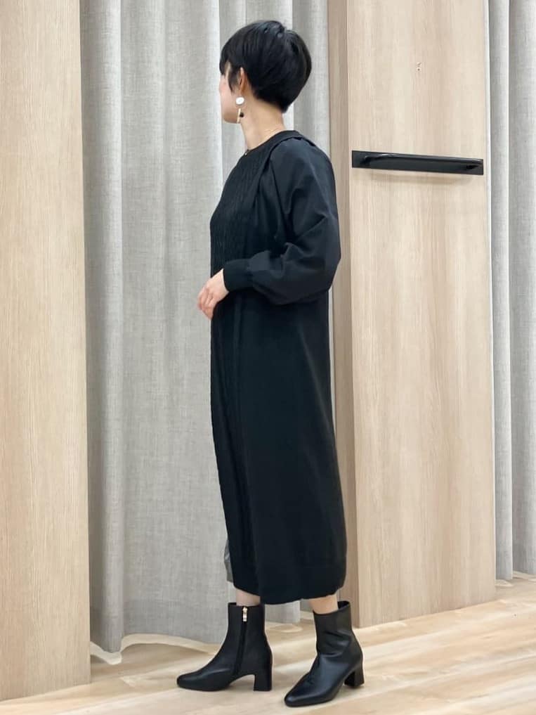 Keiさんの「grove｜一枚で華やぐ、袖布帛ケーブルニットワンピース」を使ったコーディネート