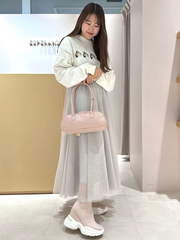 neinaさんの「ESPERANZA｜【EC先行販売】スニーカーソールラインストーンニットブーツ」を使ったコーディネート
