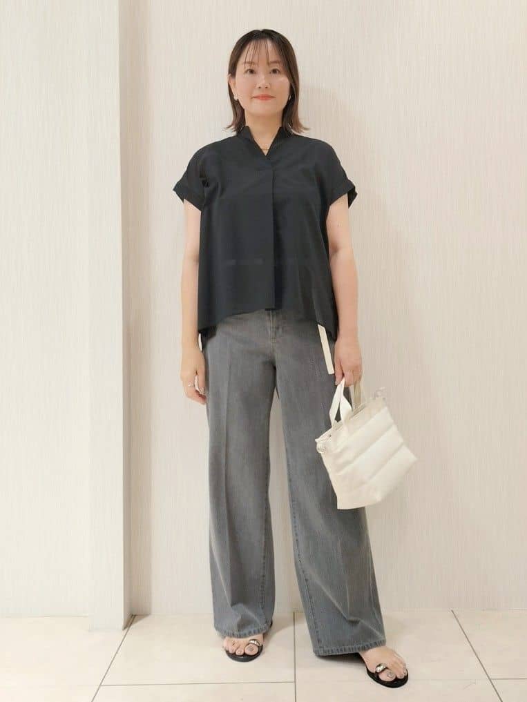 naokoさんの「UNTITLED｜【洗える/スキッパー】フレンチスリーブシアーブラウス」を使ったコーディネート