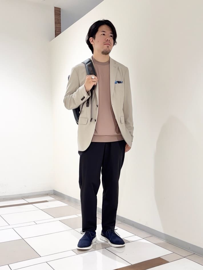 及川さんの「TAKEO KIKUCHI｜【360&deg;ストレッチ／セットアップ対応】None Of Stress ジャケット」を使ったコーディネート