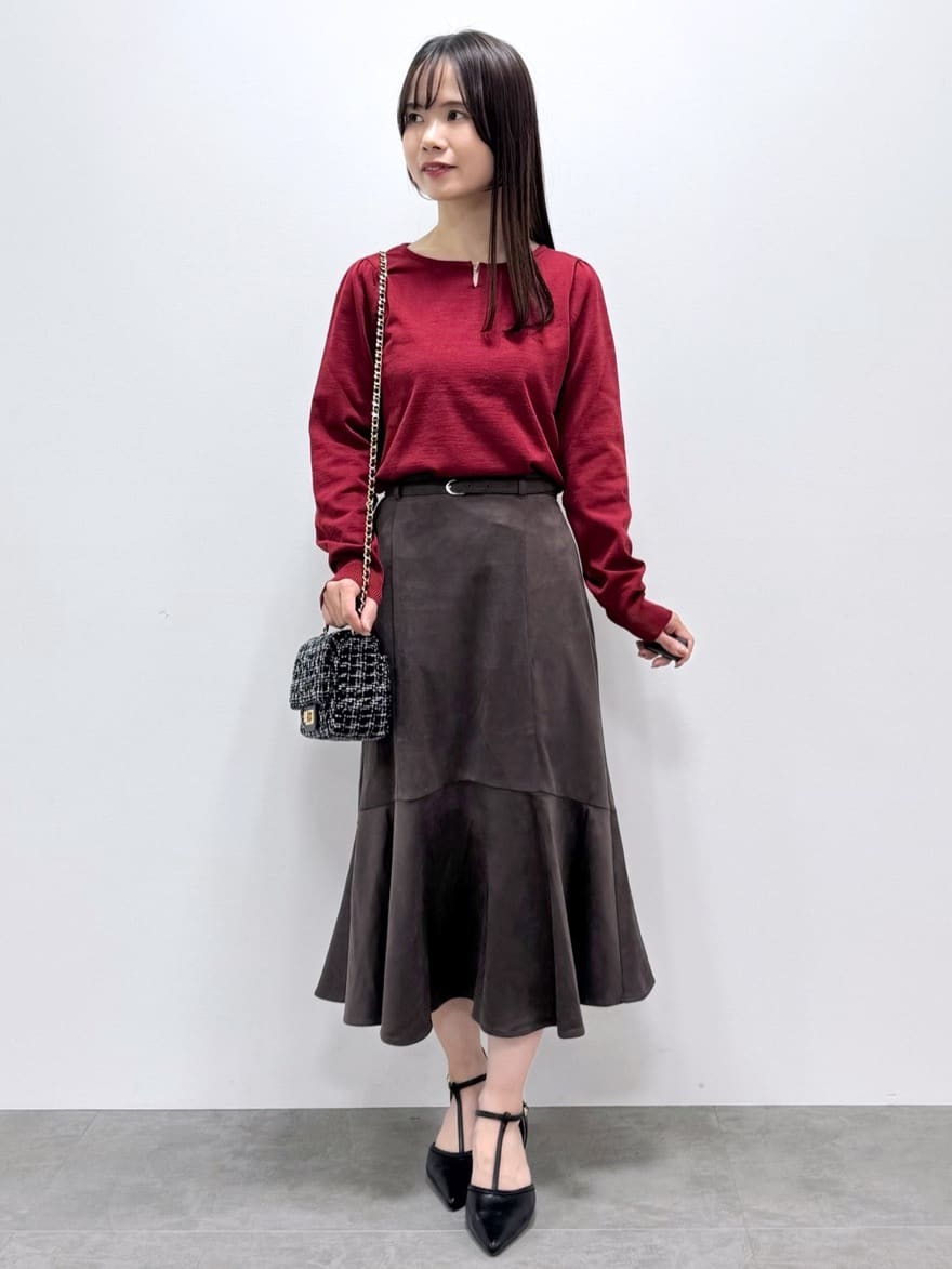 kozuさんの「index｜パール調パーツ付きクルーネックニット【洗濯機OK】《8col／XS～3L》」を使ったコーディネート