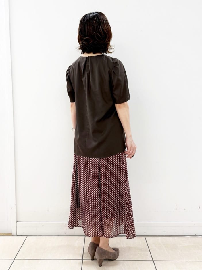 KIKIさんの「Reflect｜【すっきり見え！長め丈】ピンタックデザインチュニックブラウス」を使ったコーディネート