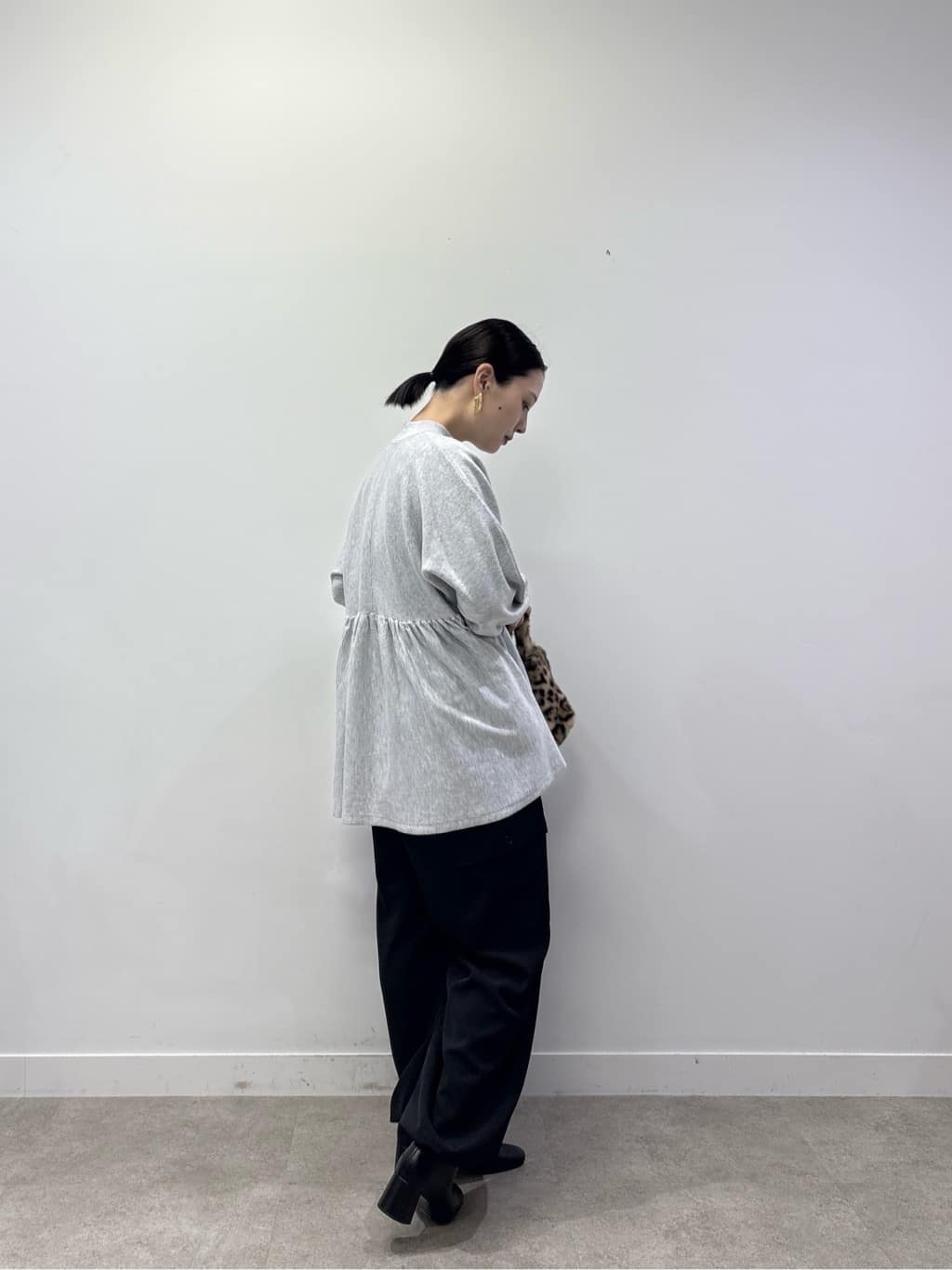 ayanoさんの「INDIVI｜【再入荷】ペプラムハイネックニット」を使ったコーディネート
