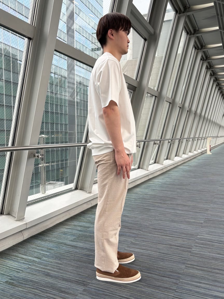 圭哉さんの「TAKEO KIKUCHI｜【抗菌防臭／5サイズ展開】ハイゲージポンチ Tシャツ」を使ったコーディネート