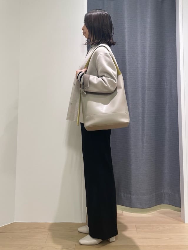 Mikoさんの「INDIVI｜【洗える／毛玉になりにくい】エクストラファインウール リブタートルニット」を使ったコーディネート
