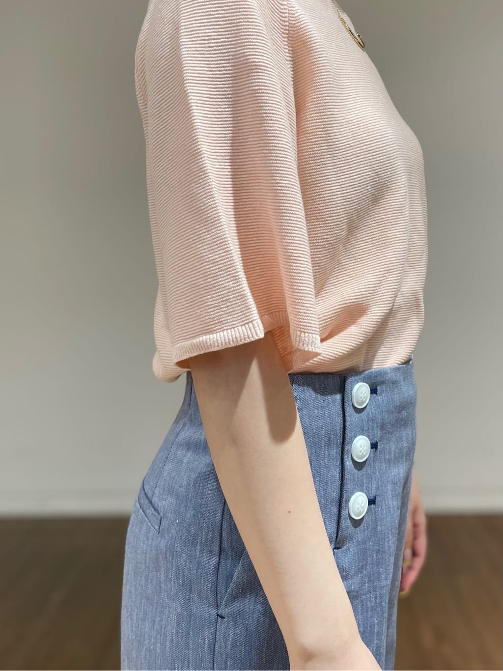 ねねさんの「INDIVI｜【デニムライク】マリンボタン リネン混ワイドパンツ」を使ったコーディネート