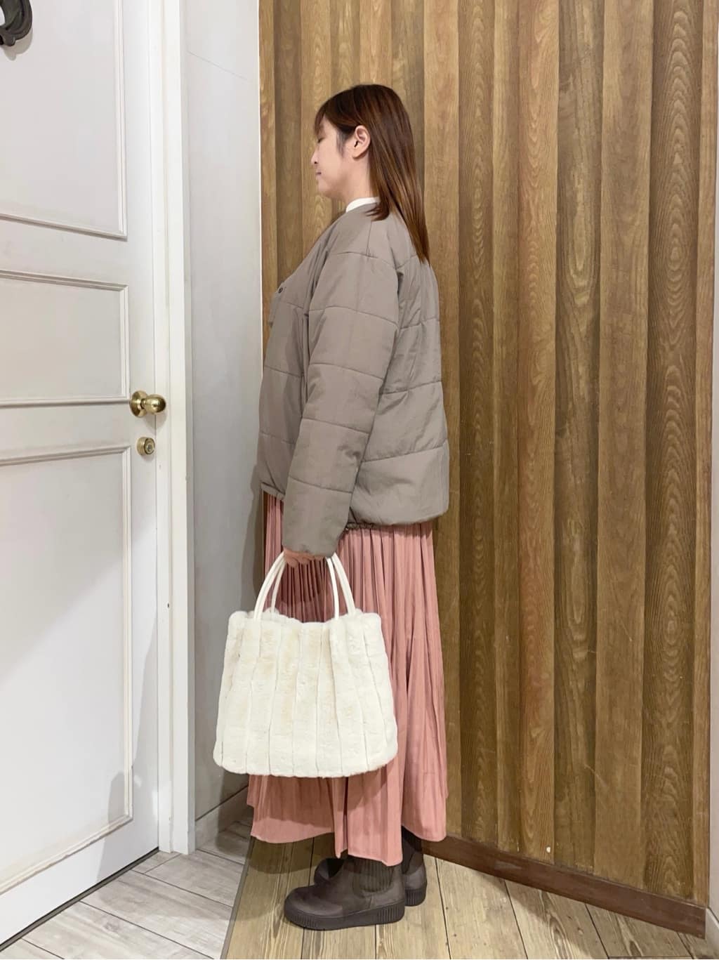 ちえさんの「SHOO･LA･RUE｜【洗濯機可/撥水/リバーシブル】 ノーカラー中綿ブルゾン」を使ったコーディネート