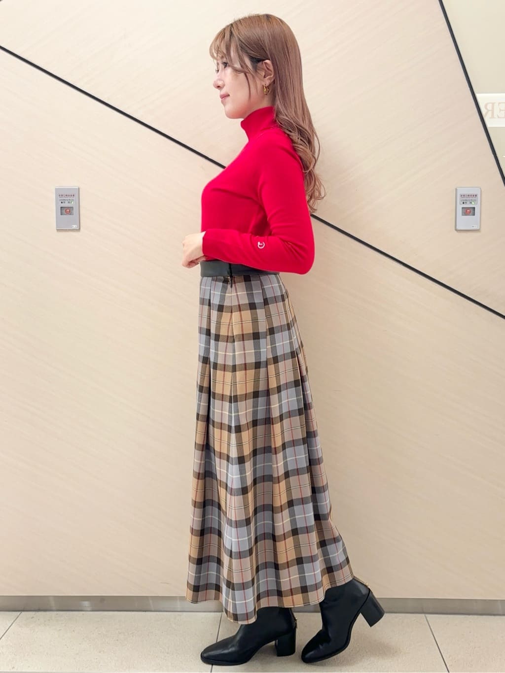 Rinaさんの「DRESSTERIOR｜◆チェックタックソフトプリーツスカート」を使ったコーディネート