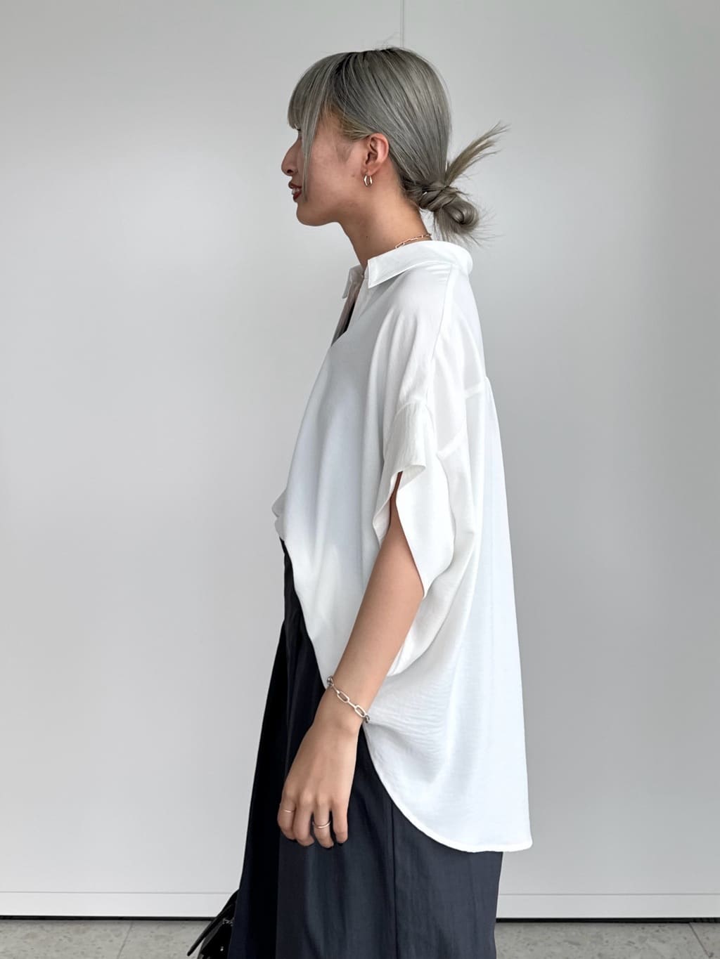 omaさんの「THE SHOP TK｜◆スキッパーシャツ【防シワ/接触冷感/洗濯機OK/セットアップ可】」を使ったコーディネート