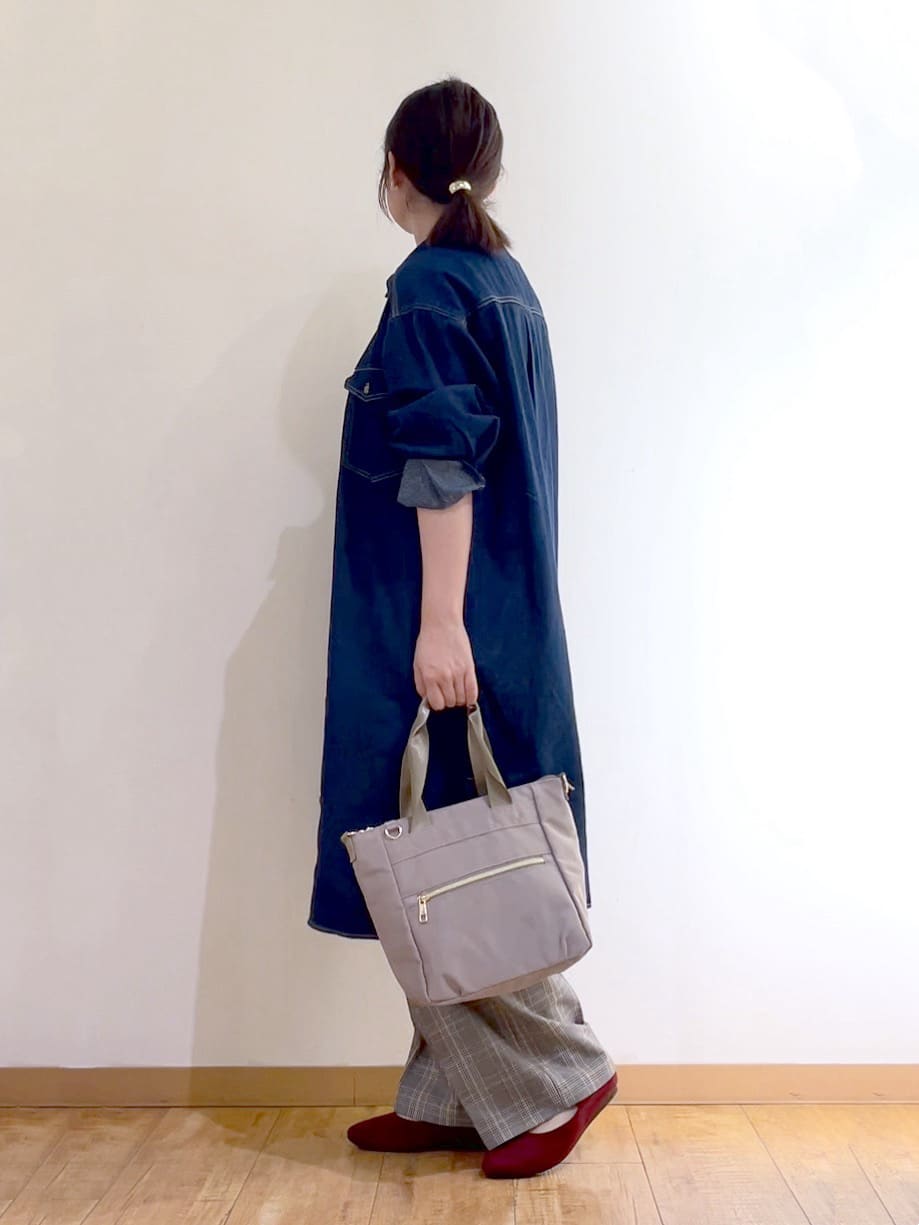 かのさんの「SHOO･LA･RUE｜【洗濯機可/S-LL】すっきり上品きれい見え タックワイドパンツ」を使ったコーディネート