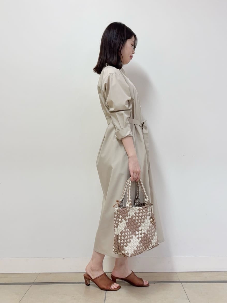 asamiさんの「UNTITLED｜【手洗い／88cm正方形】バイカラーハーネススカーフ」を使ったコーディネート