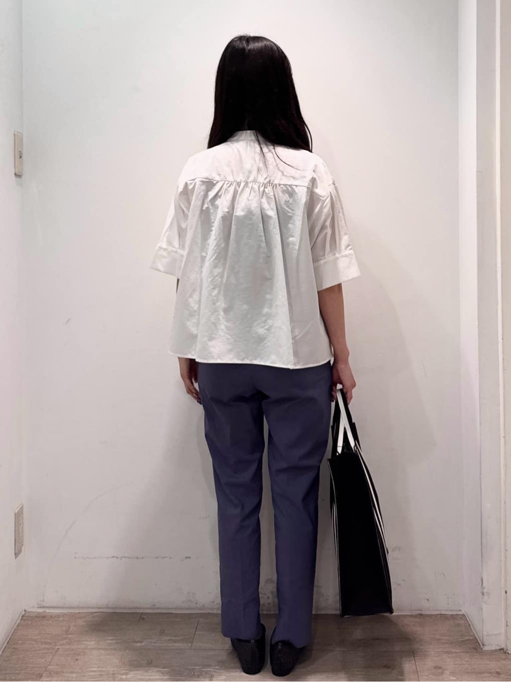 yuicciさんの「OPAQUE.CLIP｜ピンタックフレアシャツ【洗濯機洗い可】」を使ったコーディネート