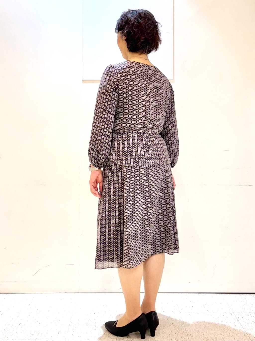 ヤスコさんの「Reflect｜【きちんと見え／セットアップ可／通勤におすすめ◎】ペプラムプリントブラウス」を使ったコーディネート