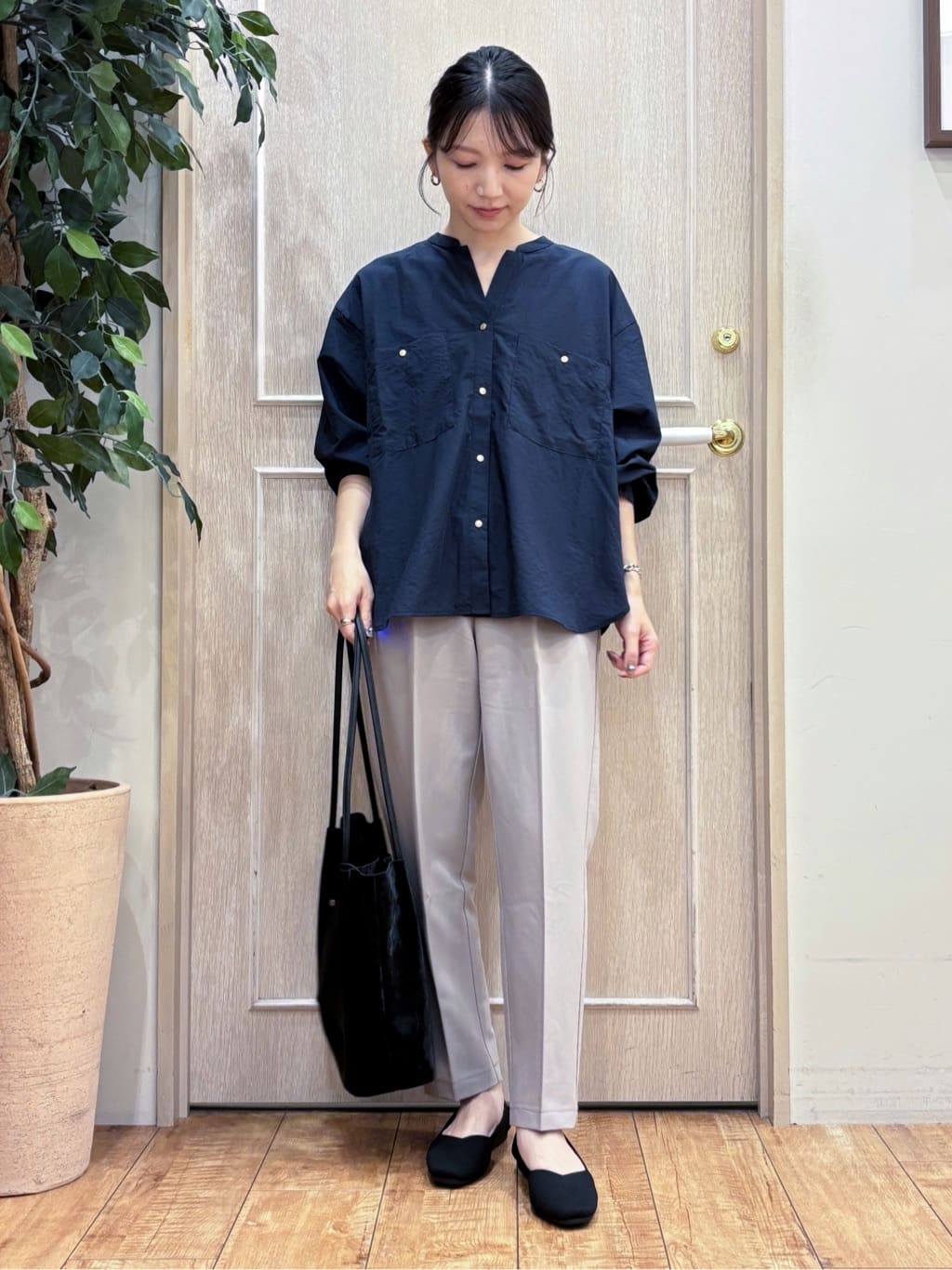 なみさんの「SHOO･LA･RUE｜【高レビュー/SS-LL/美脚シルエット】すっきりきれい見え テーパードパンツ」を使ったコーディネート
