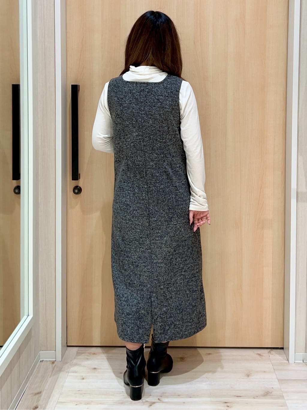 ひっかさんの「SHOO･LA･RUE｜ストレッチブーツ」を使ったコーディネート