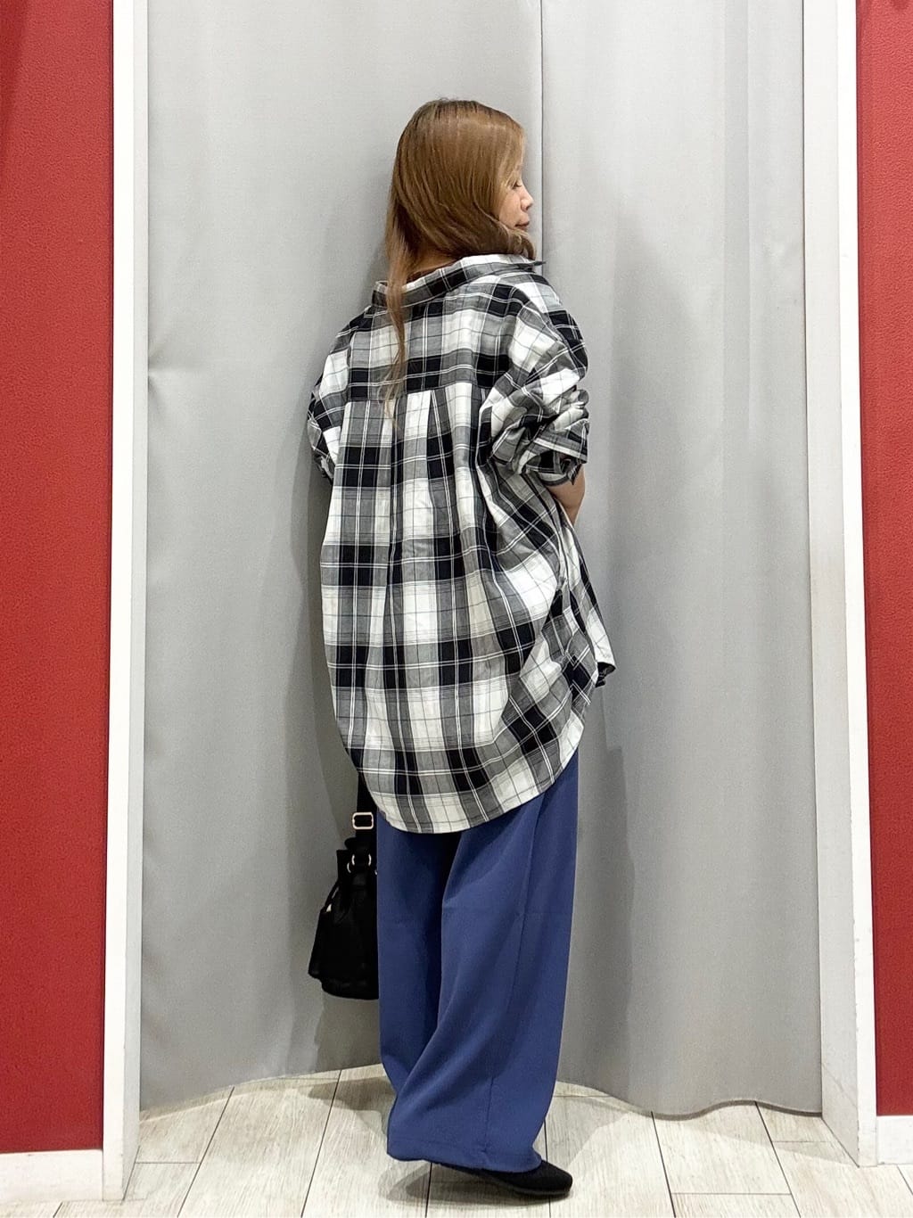 shioさんの「SHOO･LA･RUE｜【S-LL/汗ジミ軽減/ひんやり/UV】インせず着られる フレンチスリーブTシャツ」を使ったコーディネート
