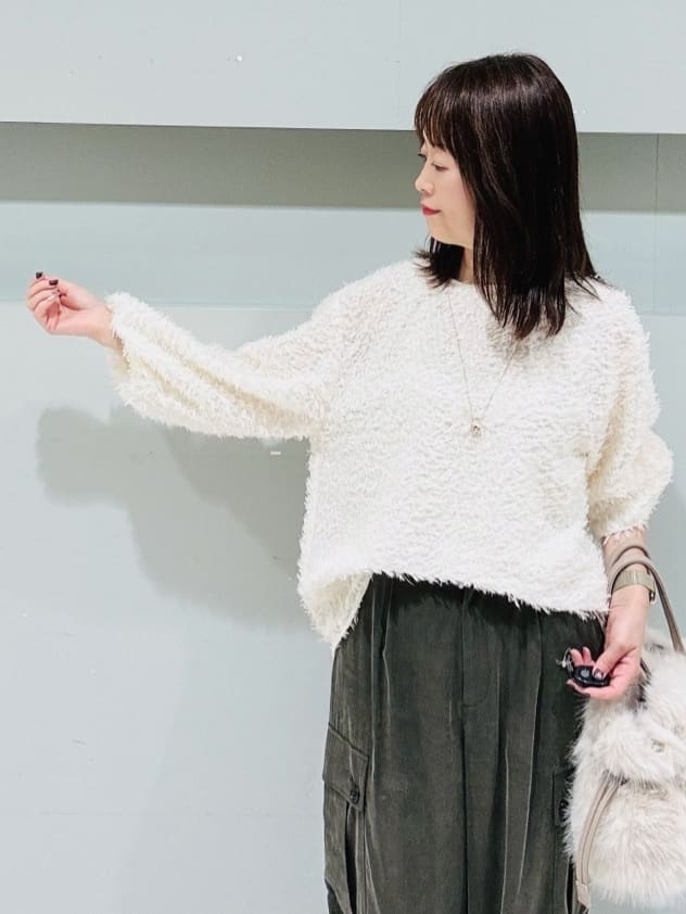 makiさんの「UNTITLED｜【大人きれいめ/ストレート/ワイド】キュプラカーゴパンツ」を使ったコーディネート