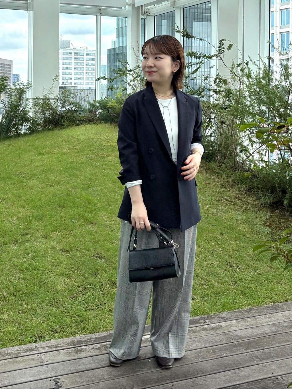 sakuさんの「INDIVI｜【褒められパンツ】ワンタックワイドパンツ」を使ったコーディネート