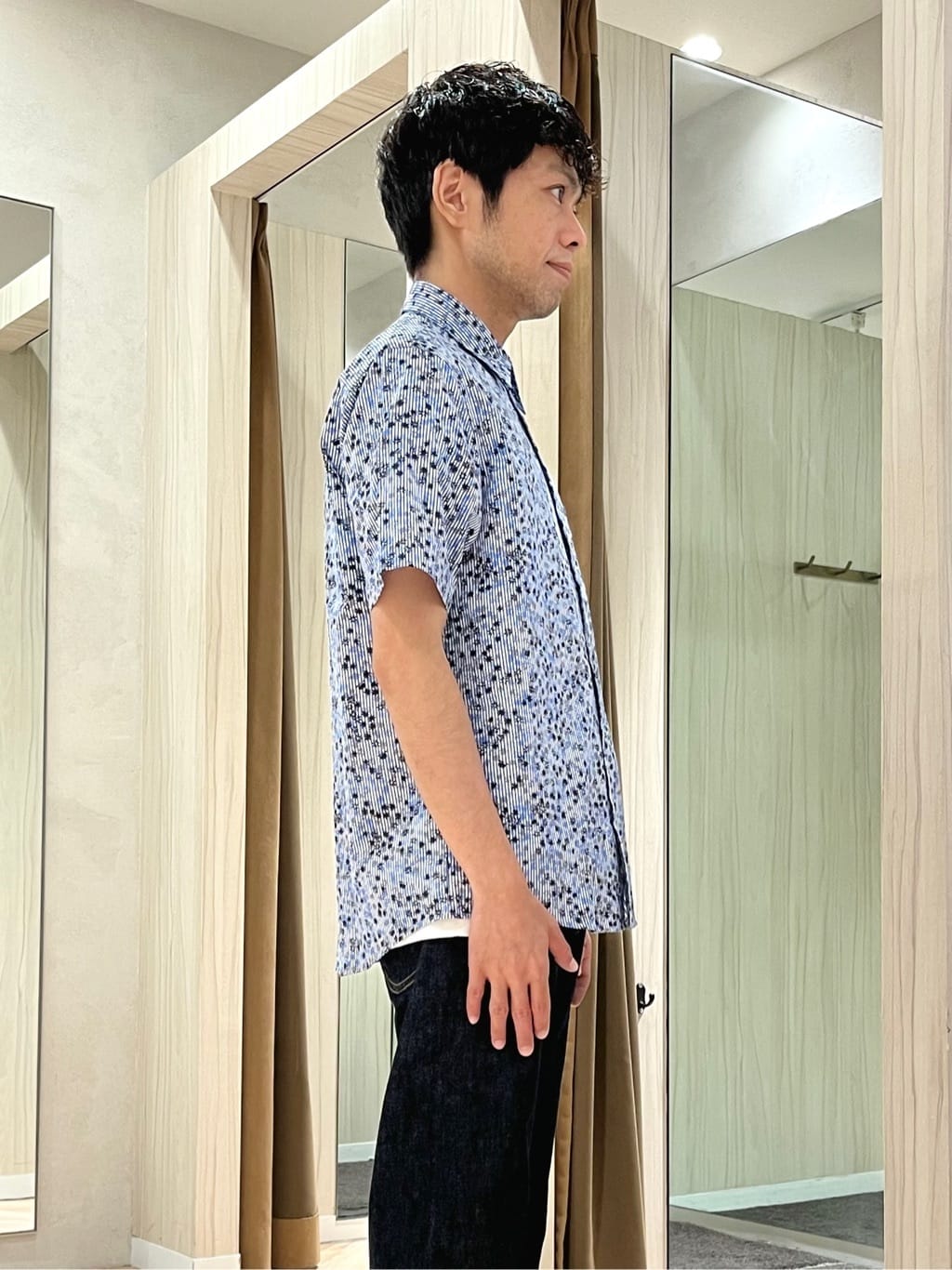 URAさんの「TAKEO KIKUCHI｜【抗菌防臭／5サイズ展開】ハイゲージポンチ Tシャツ」を使ったコーディネート