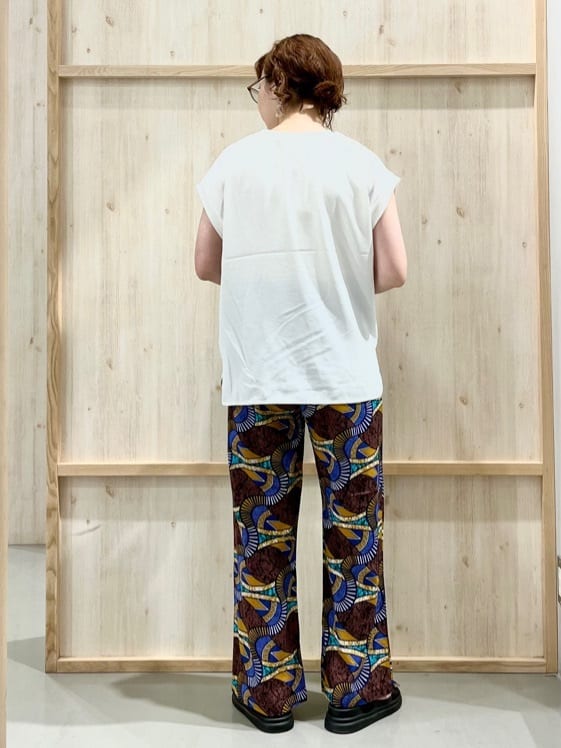 nakoさんの「THE SHOP TK｜柄アソートイージーパンツ【洗える】」を使ったコーディネート