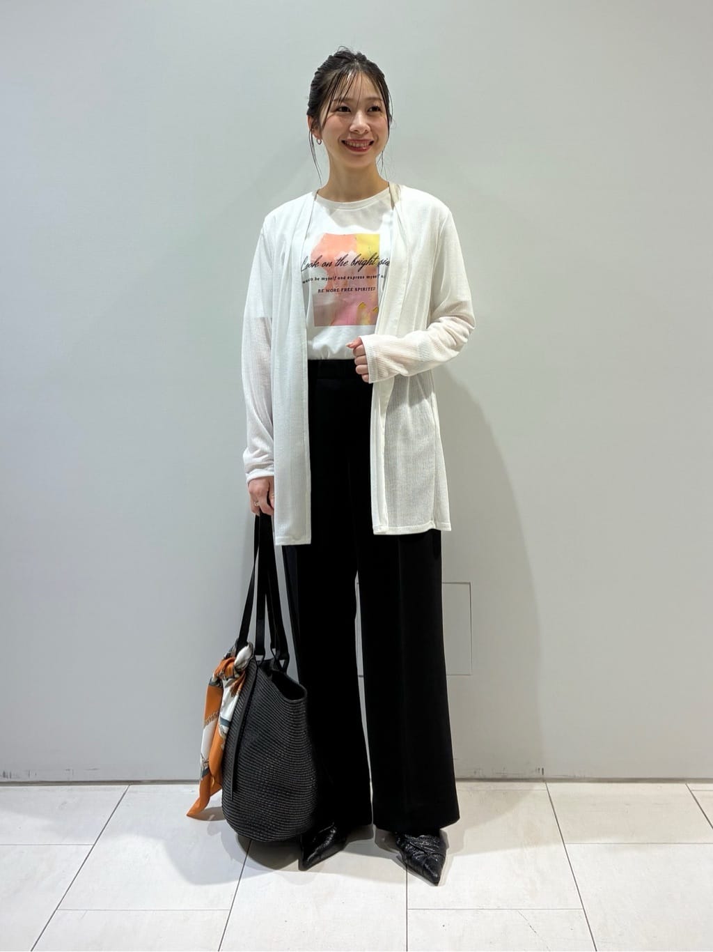 KAOさんの「INDIVI｜【洗える／シアーストライプ柄】着流しジャージカーディガン」を使ったコーディネート