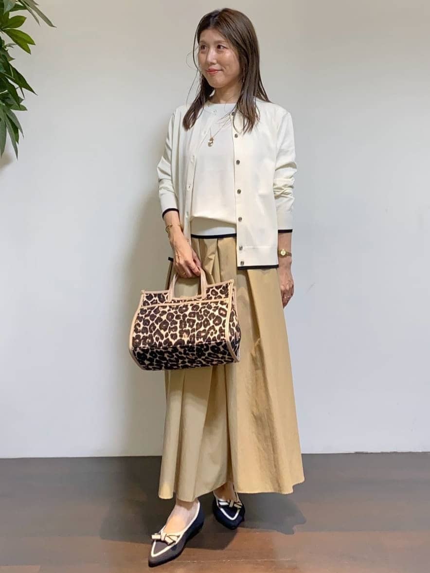 tomoさんの「UNTITLED｜【アンサンブル可/薄手】ベーシッククルーネックカーディガン」を使ったコーディネート