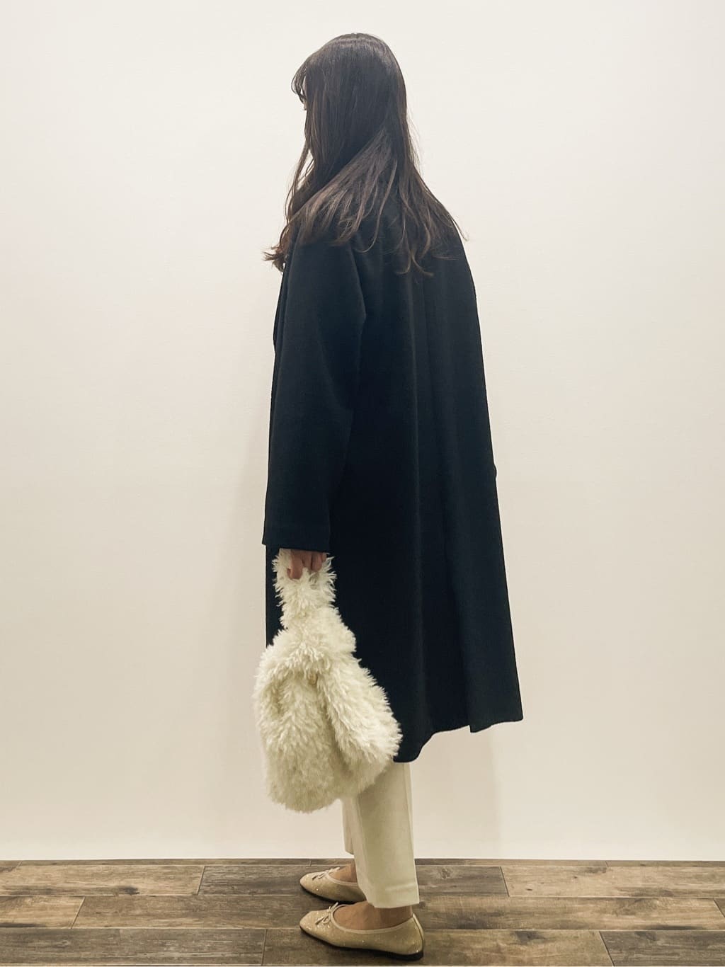Aikoさんの「OPAQUE.CLIP｜カシミヤブレンドウールチェスターコート」を使ったコーディネート