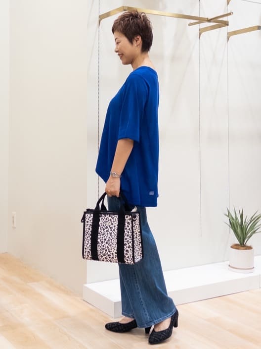 シュウコさんの「grove｜涼やか体型カバー　配色シアーニットプルオーバー」を使ったコーディネート