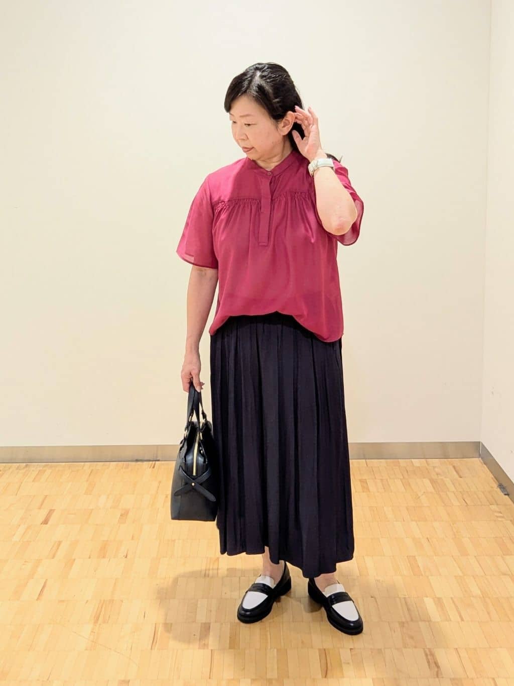 なおさんの「Reflect｜【選べる5色◎／マシンウォッシュ可】シャーリングデザインブラウス」を使ったコーディネート