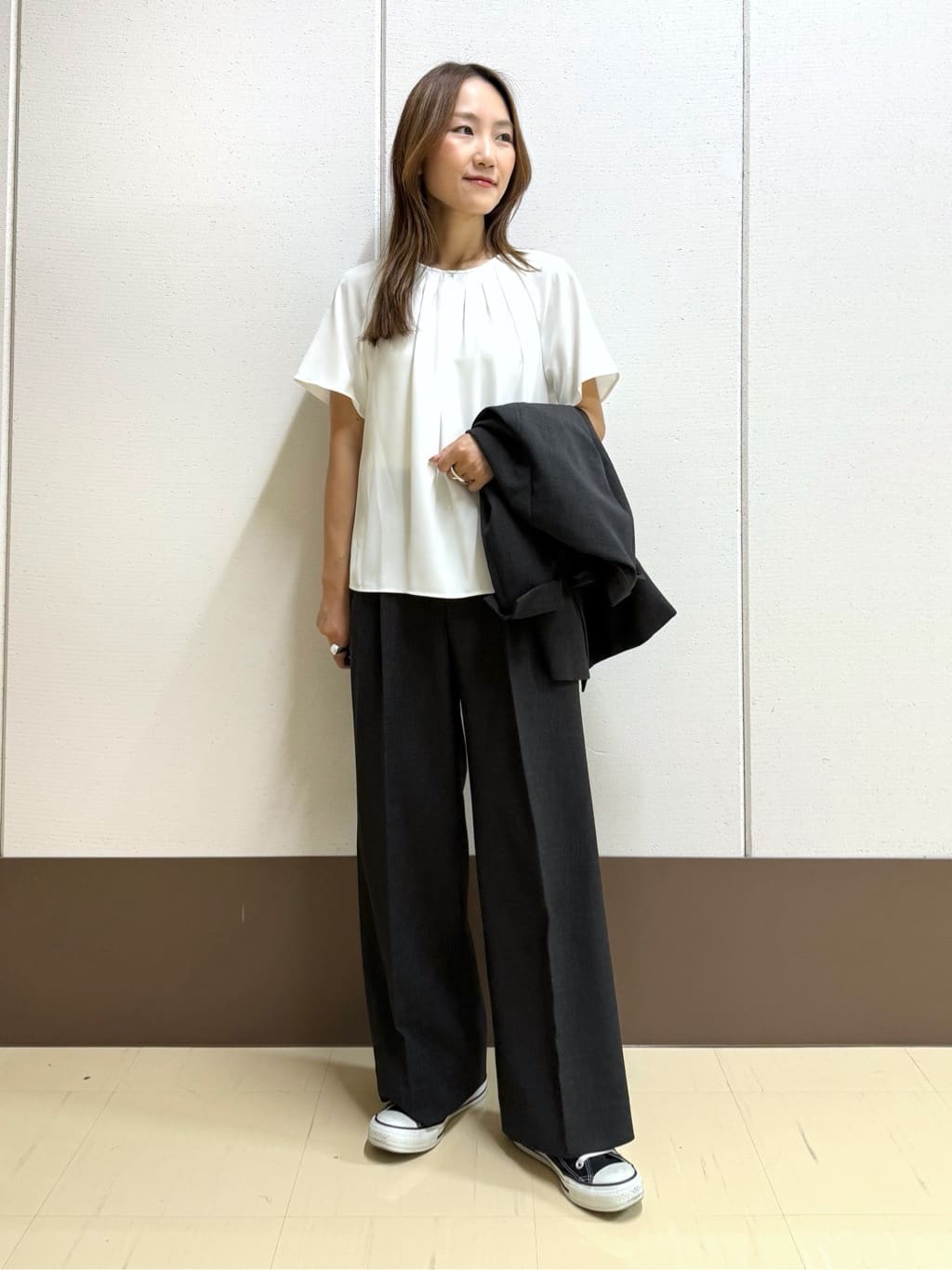 mamiさんの「INDIVI｜【UVケア】タックブラウス」を使ったコーディネート