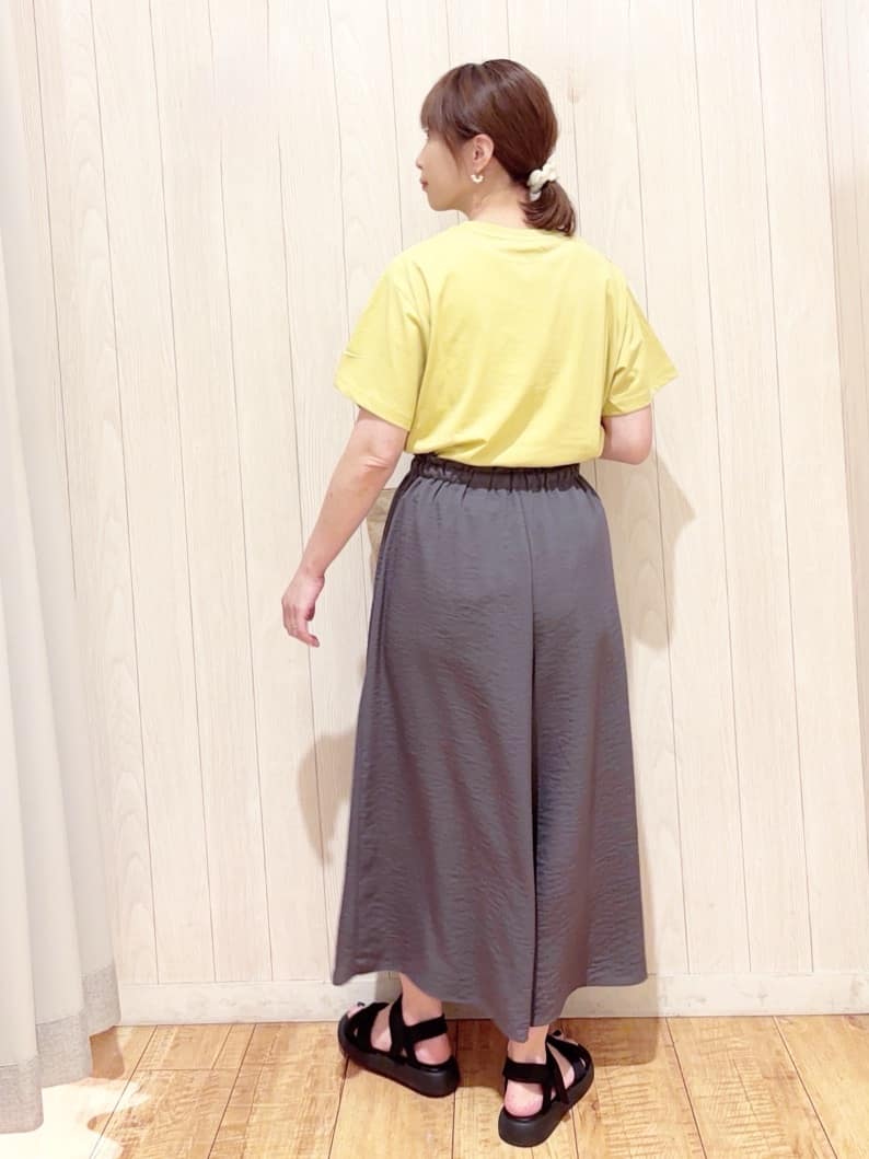 あいこさんの「SHOO･LA･RUE｜【S-LL/ひんやり/UV】選べる6柄でそれぞれ欲しくなる プリントTシャツ」を使ったコーディネート