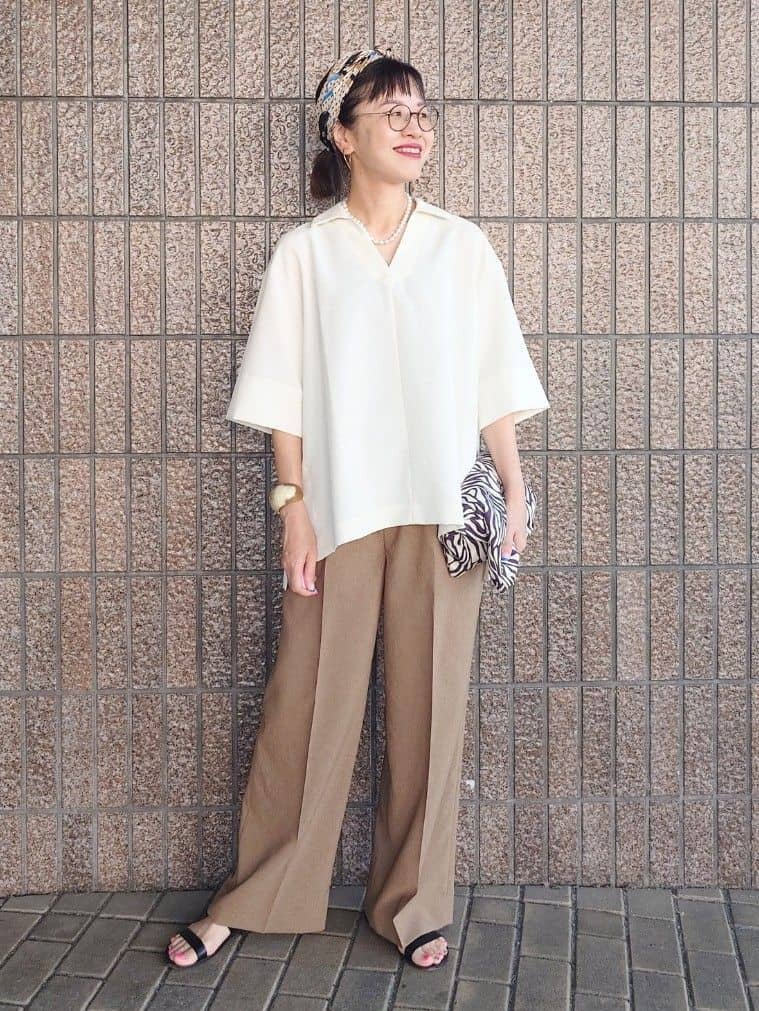MUTSUKOさんの「UNTITLED｜【UVカット/接触冷感/吸水速乾/ゆったり】V開きネックシャツ」を使ったコーディネート