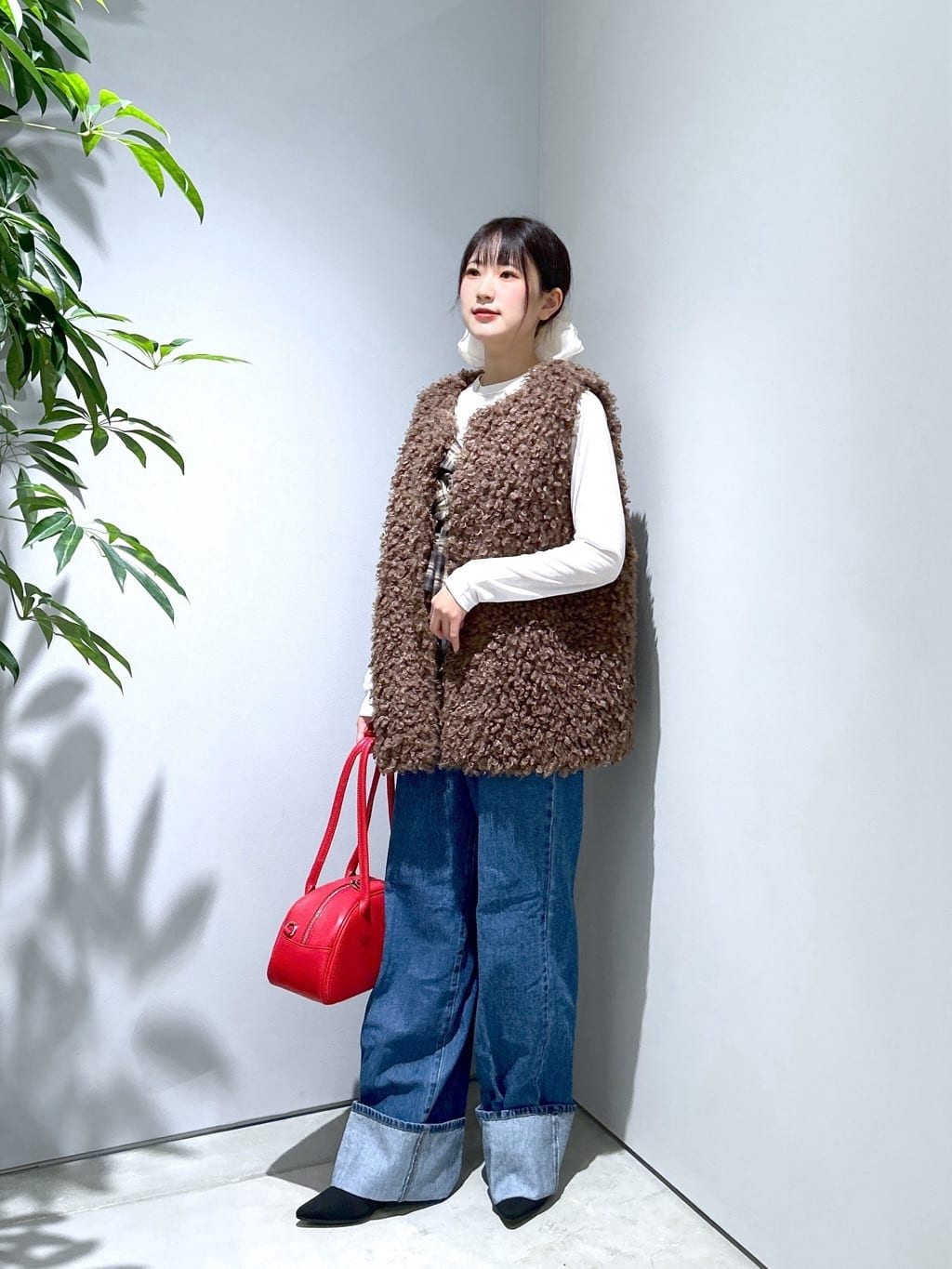 Renoさんの「INDIVI｜オンブレチェックビスチェ」を使ったコーディネート