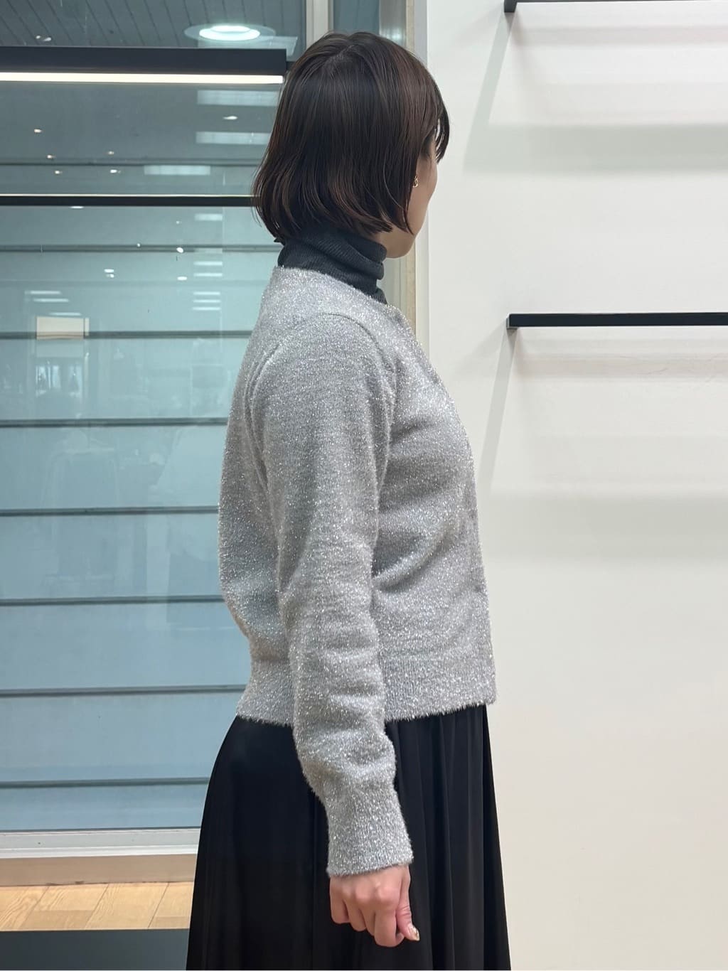 asamiさんの「INDIVI｜【洗える】ラメニットカーディガン」を使ったコーディネート