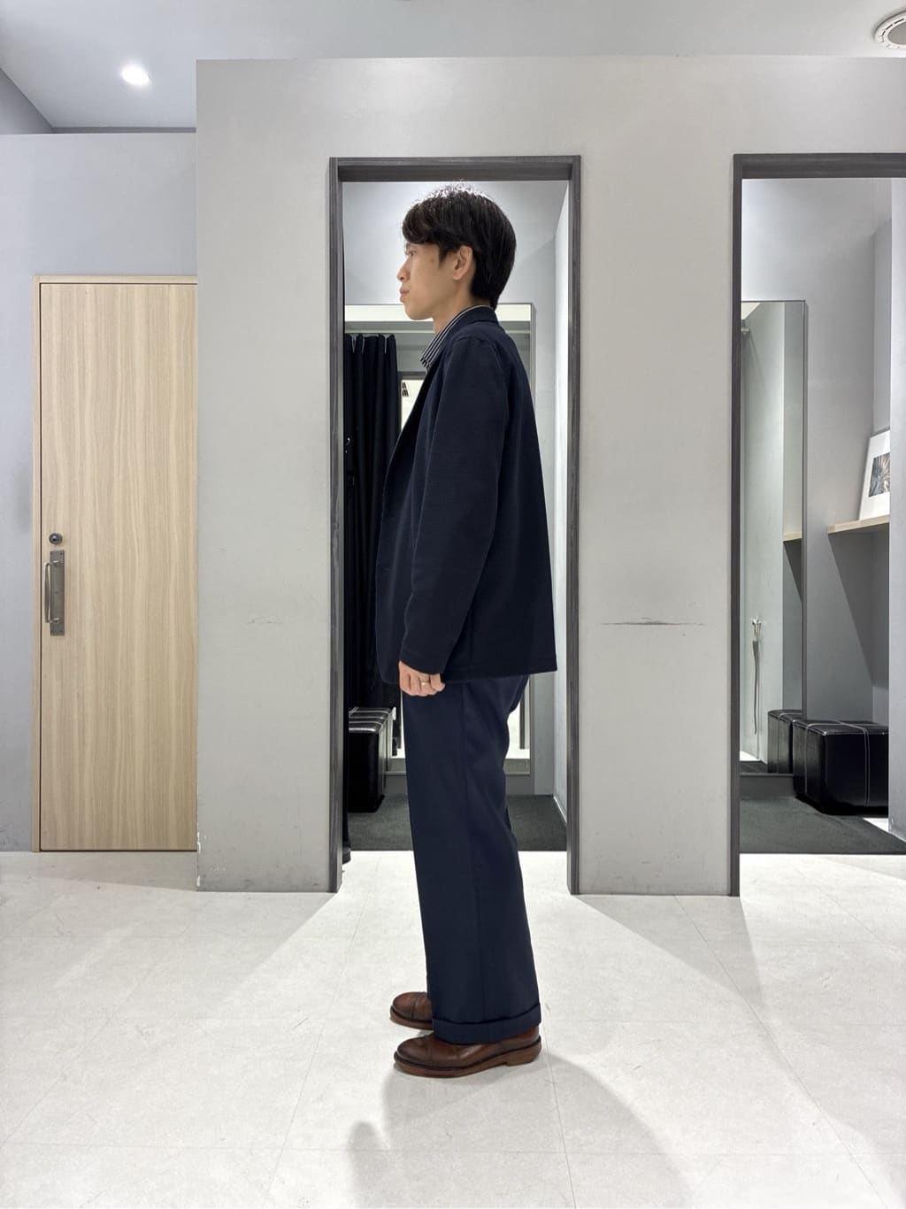 わいずみさんの「TAKEO KIKUCHI｜【尾州織】ショールカラー カーディガン」を使ったコーディネート