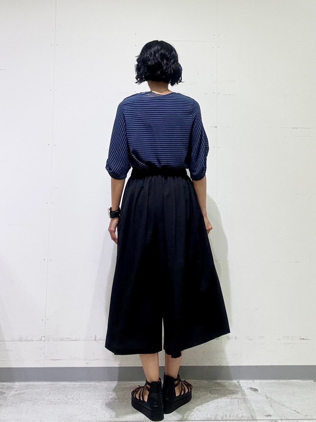 naoさんの「INDIVI｜【UVケア／吸汗速乾】凹凸素材ねじり袖トップス」を使ったコーディネート