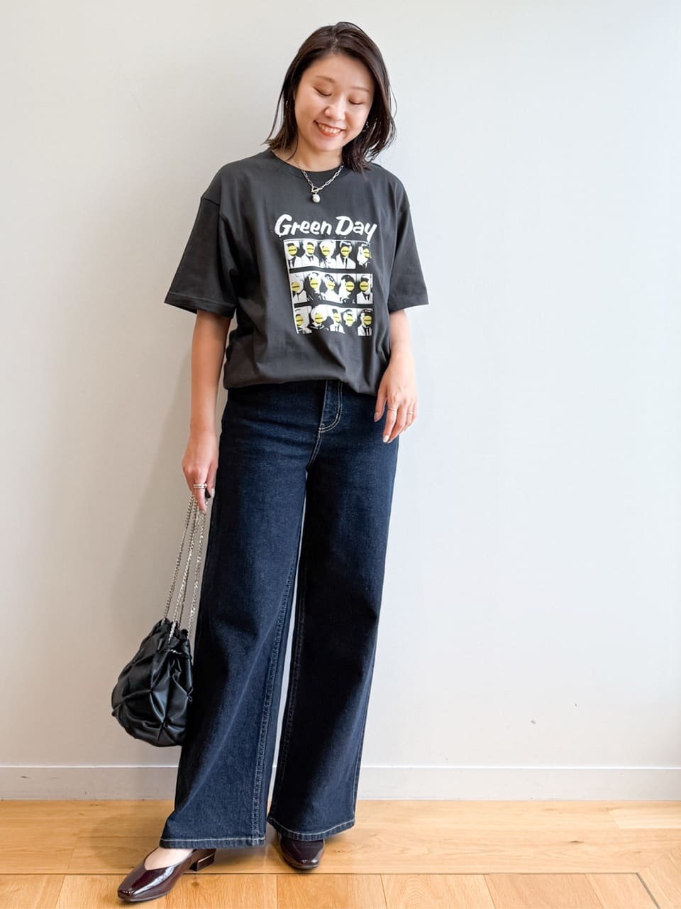 yuka.aさんの「OPAQUE.CLIP｜ロックTシャツ別注アソート【GREEN DAY／METALLICA／THE BEATLES】」を使ったコーディネート