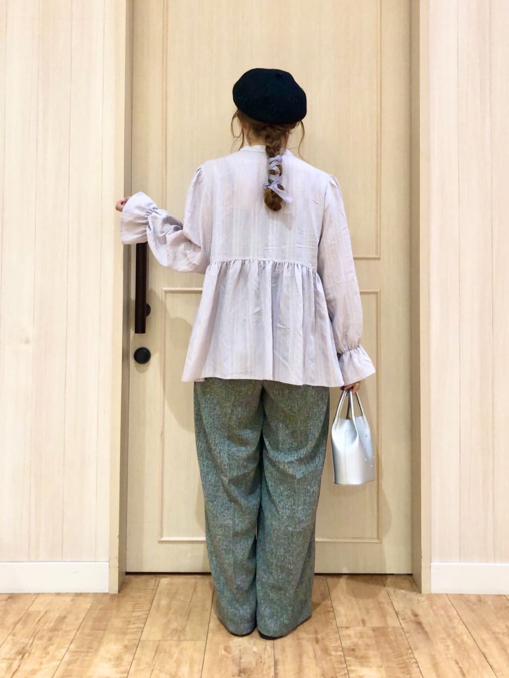 YOUさんの「SHOO･LA･RUE｜【S-LL】大人フェミニン ペプラム風フリルブラウス」を使ったコーディネート