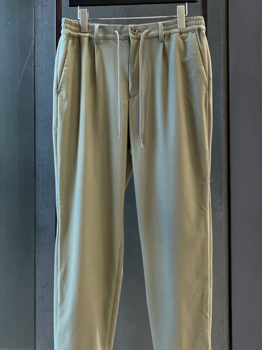 uedaさんの「TAKEO KIKUCHI｜【COOL CITY WEAR】エアートール パンツ /接触冷感・通気性」を使ったコーディネート