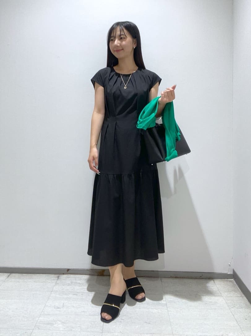 meiさんの「INDIVI｜【1枚でコーデ完成！】タックワンピース」を使ったコーディネート