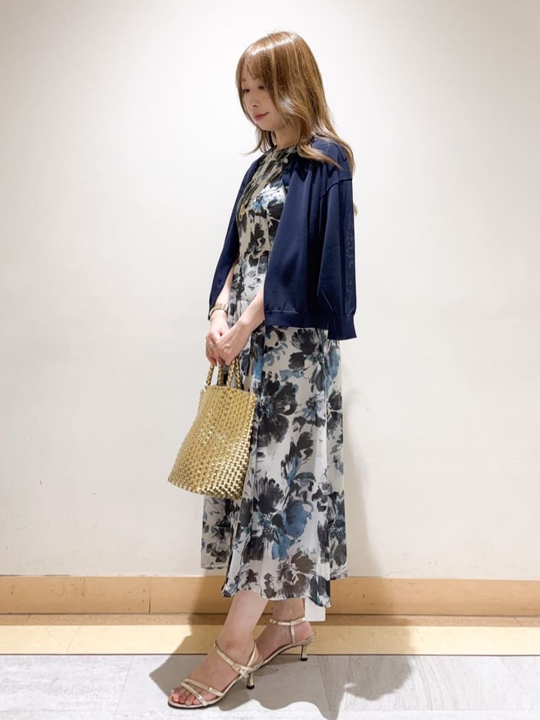sattoさんの「UNTITLED｜【シアー/エレガント/花柄/夏ワンピ】ペイントフラワーワンピース」を使ったコーディネート