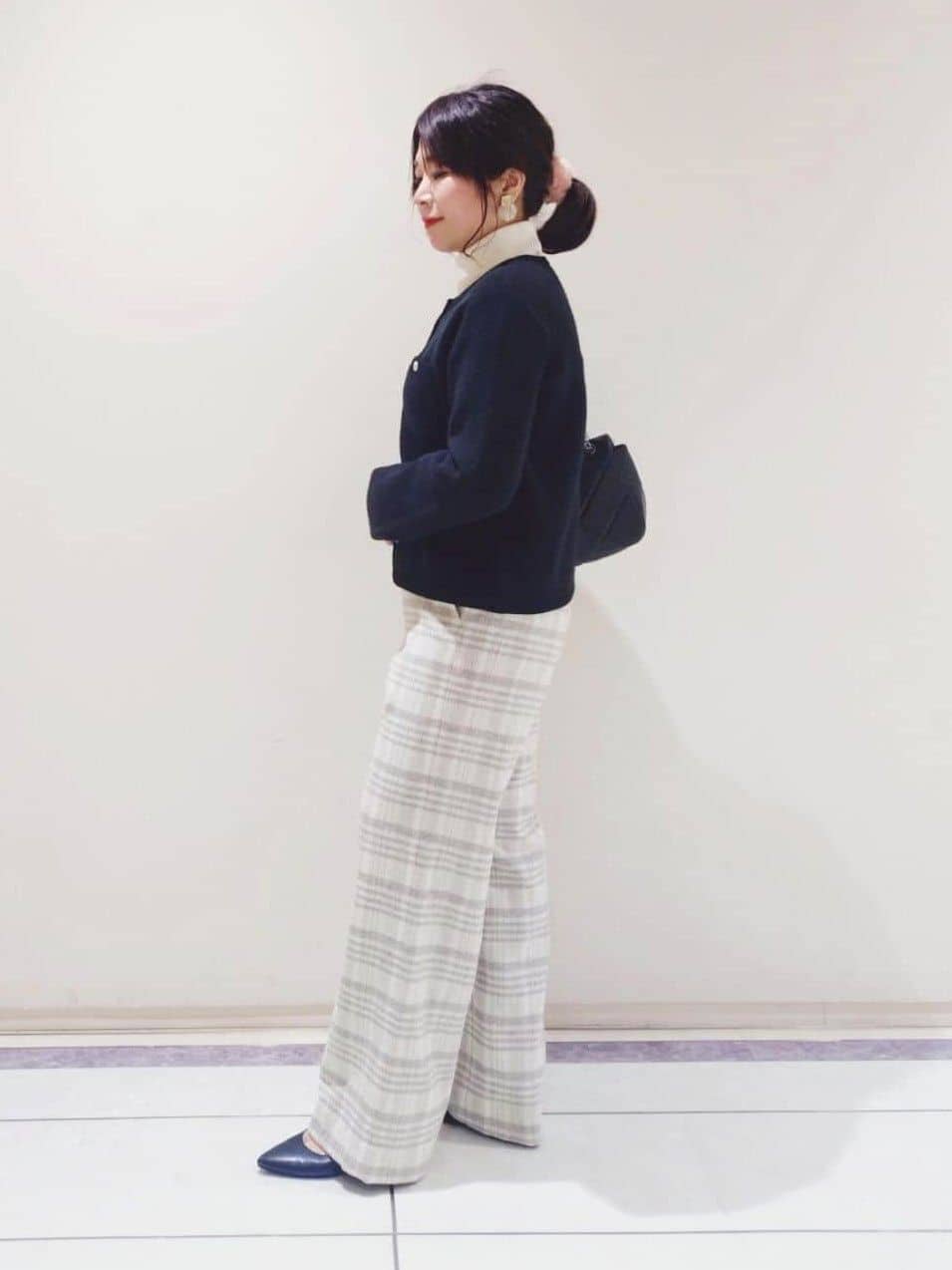 TOMOMIさんの「INDIVI｜【褒められパンツ／ウール混】ウォームウール ワイドパンツ」を使ったコーディネート