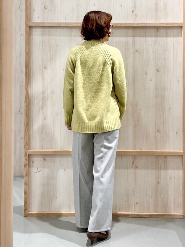 nakoさんの「THE SHOP TK｜ふんわり柔らかきれい色 ウール混ハイネックニット」を使ったコーディネート