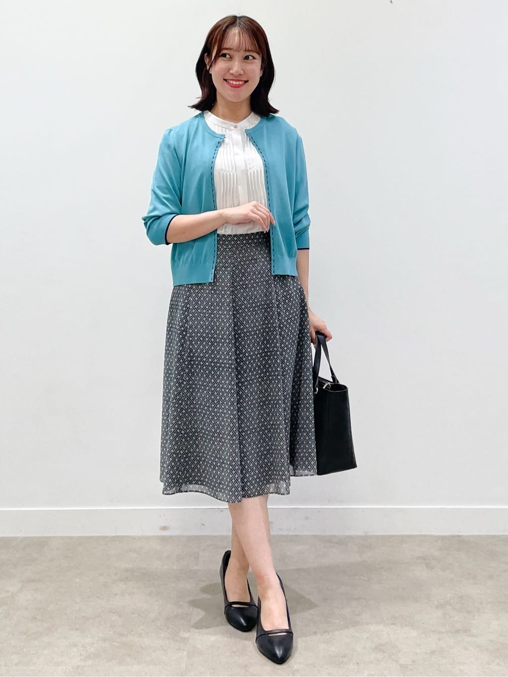 yukariさんの「Reflect｜【インナーに◎／すっきり見え！長め丈】タックデティールブラウス」を使ったコーディネート