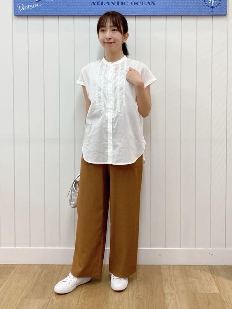 yoshiさんの「Dessin｜【洗える】スタンドカラーフリルブラウス」を使ったコーディネート