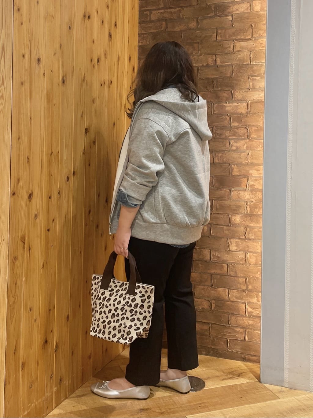 Risaさんの「SHOO･LA･RUE｜【洗える/S-LL/美脚シルエット】ハイパーストレッチ テーパードパンツ」を使ったコーディネート