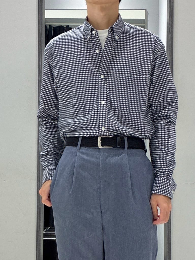 わいずみさんの「TAKEO KIKUCHI｜【抗菌防臭/シーズンレス】シアサッカーギンガムチェック ストレッチシャツ」を使ったコーディネート