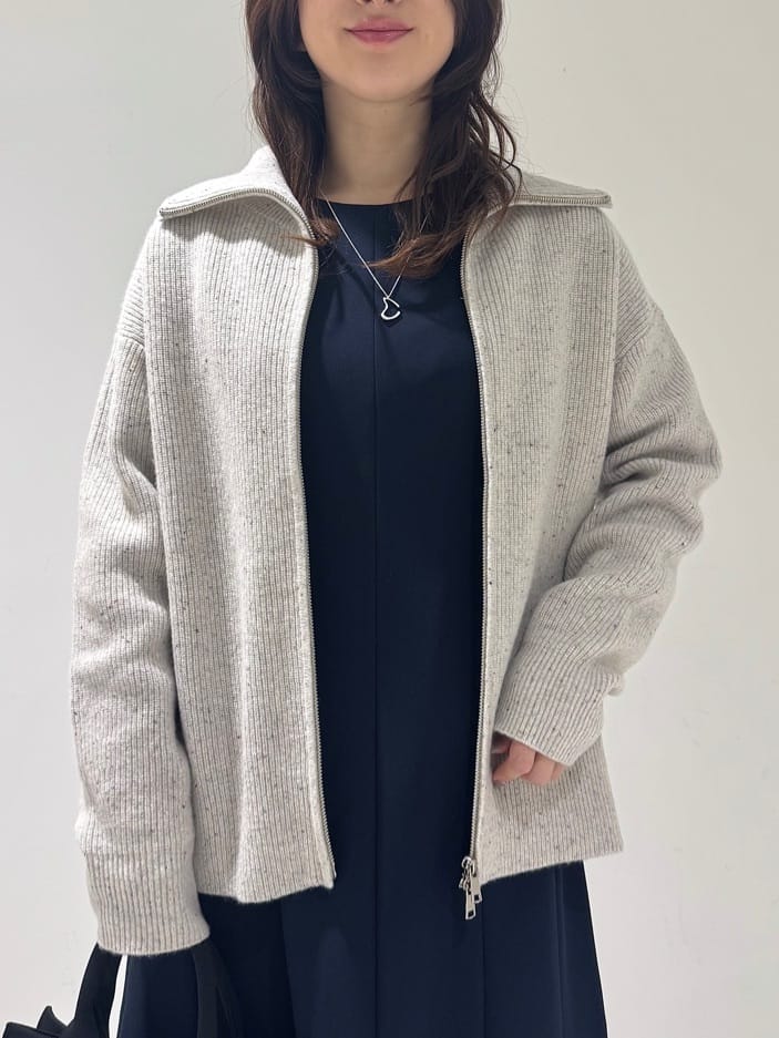 そんさんの「INDIVI｜【洗える】カラーネップ ダブルジップカーディガン」を使ったコーディネート