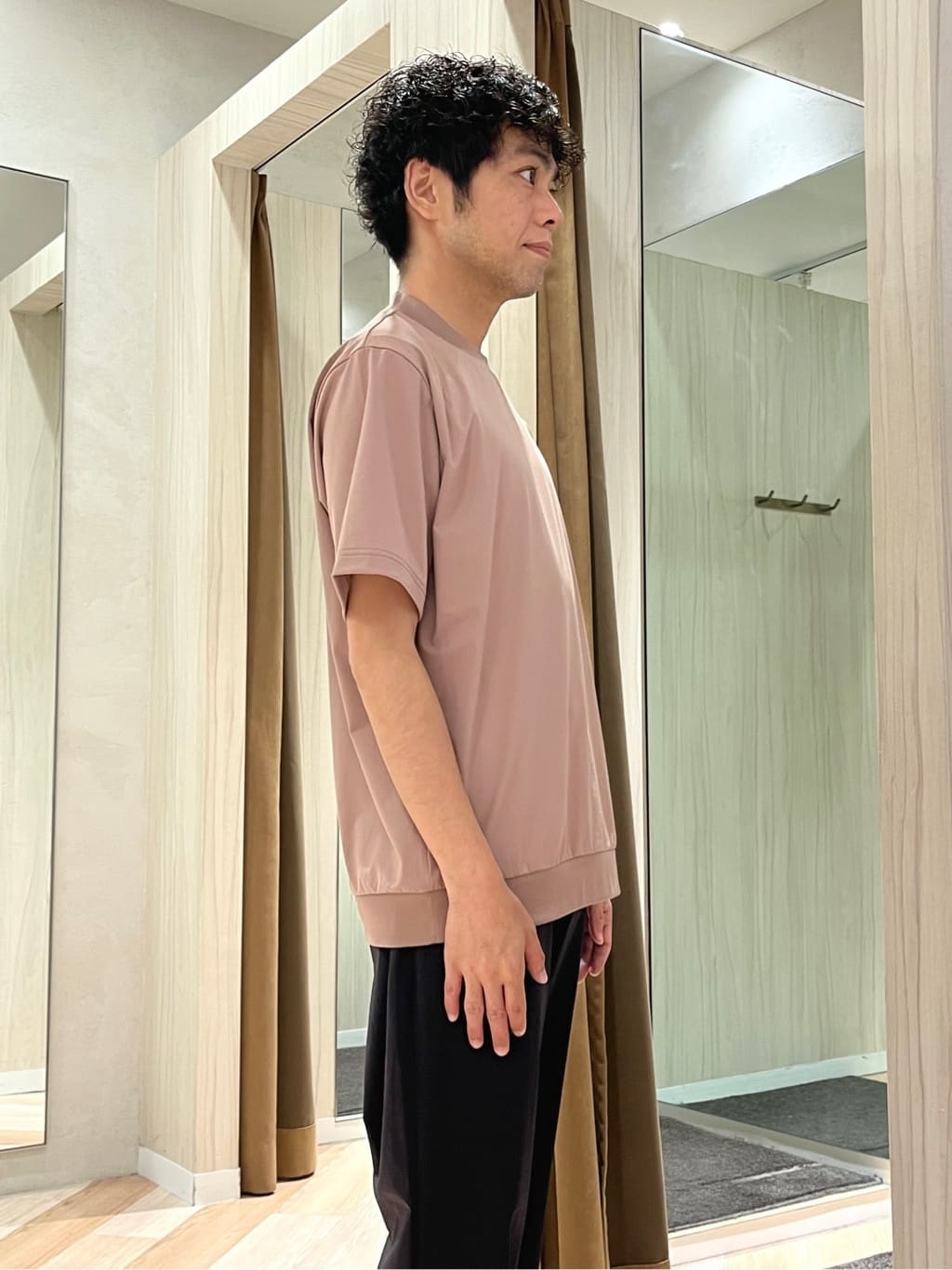 URAさんの「TAKEO KIKUCHI｜【3D ナイロン ストレッチ】ジップアップ フードブルゾン」を使ったコーディネート